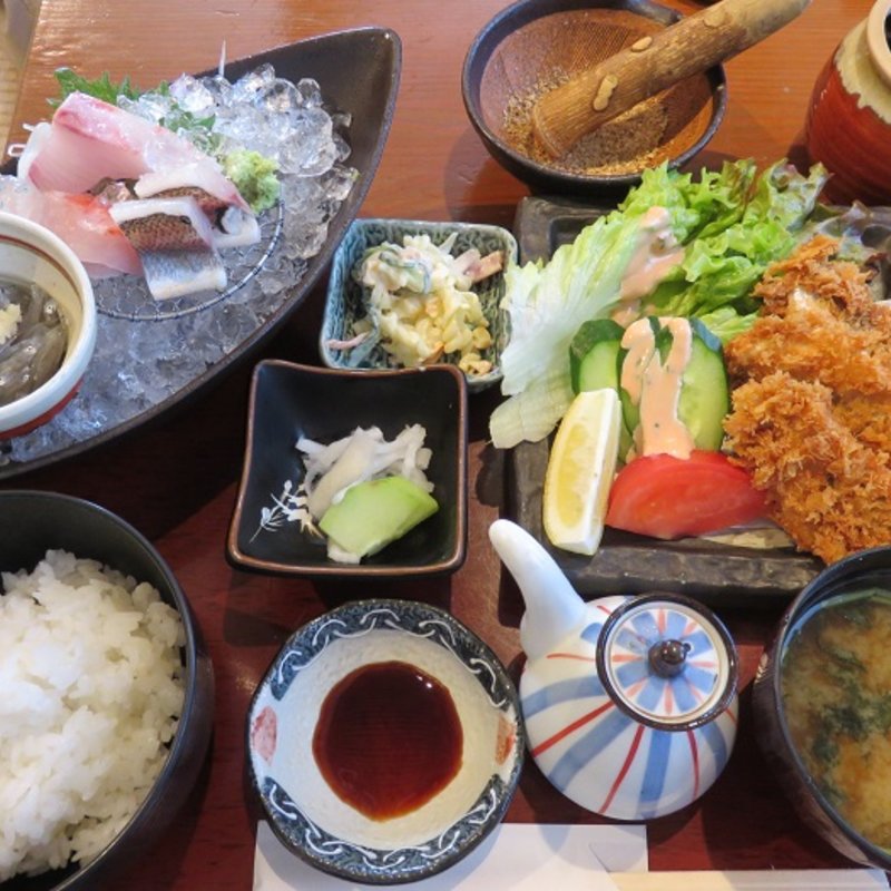 鯵フライとお刺身膳(もえり)