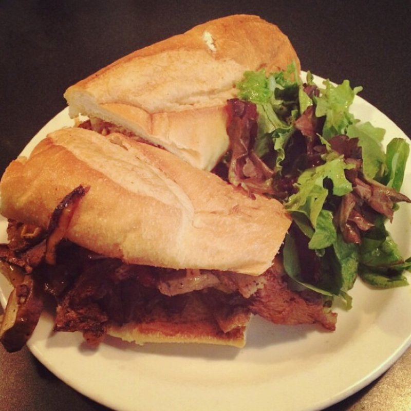 PHILLY CHEESE STEAK(CHAMPS FAMILY BAKERY)