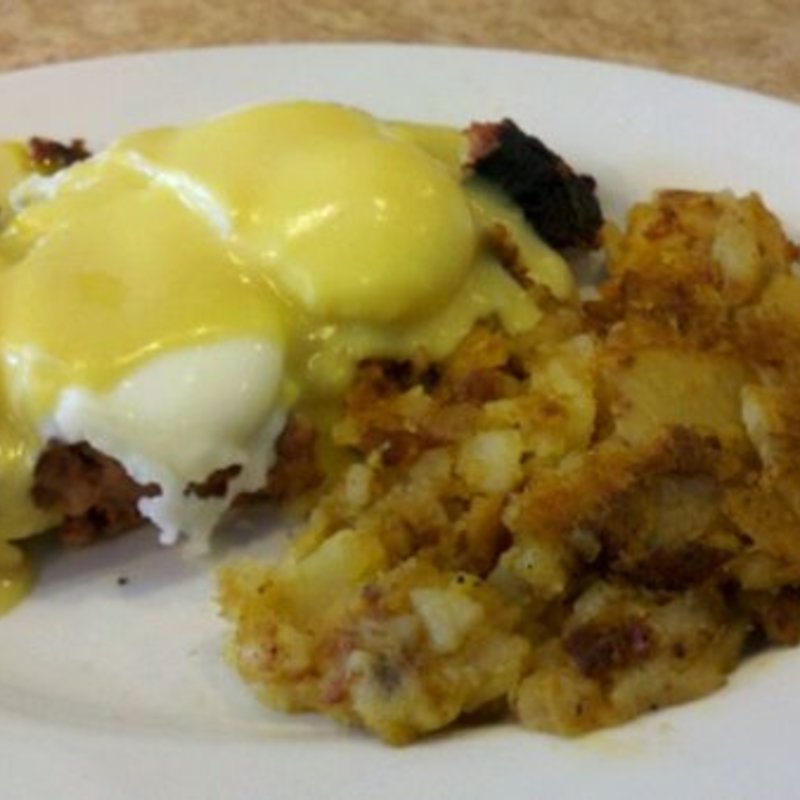 Irish Benedict with Homefries(Brownstone Diner )
