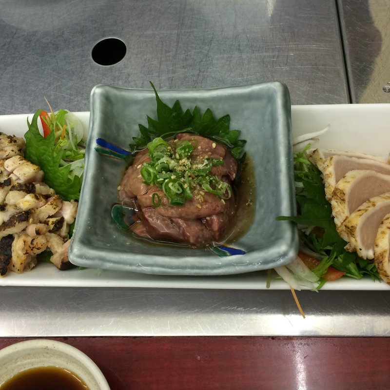 とり刺し 三種盛り(尼のとりTON （尼のとりトン）)