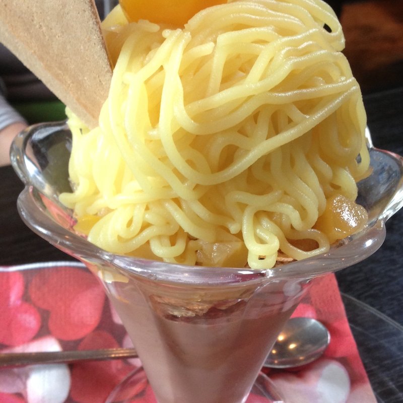 モンブランパフェ(甘茶や彩)