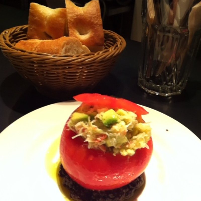 ズワイガニとアボガドのトマトファルシ(22)