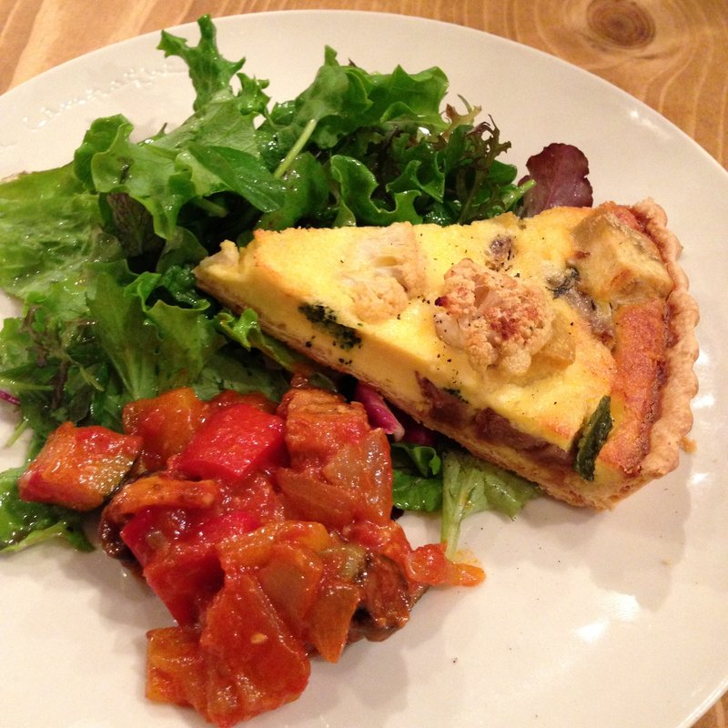 季節野菜のチーズキッシュ(パティスリー・アラカンパーニュ 池袋店 （PATISSERIE a la campagne）)