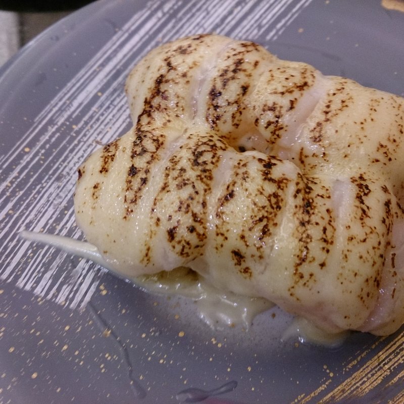 ホタテチーズ炙り(まぐろ問屋 三浦三崎口)