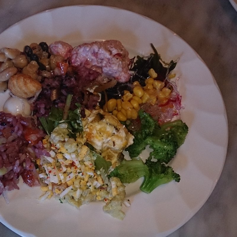 各国料理のブッフェ(S.S.コロンビア・ダイニングルーム)