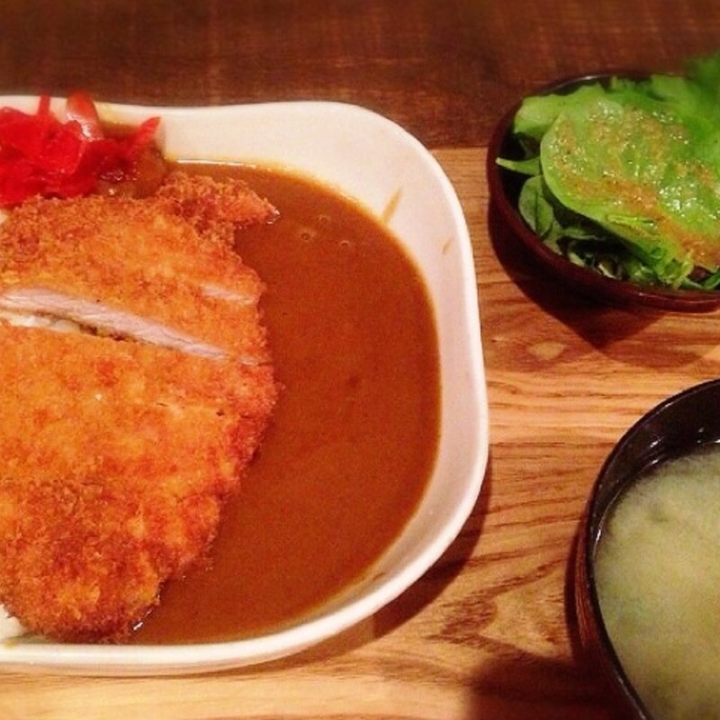 カツカレー(IZAKAYA MEW)