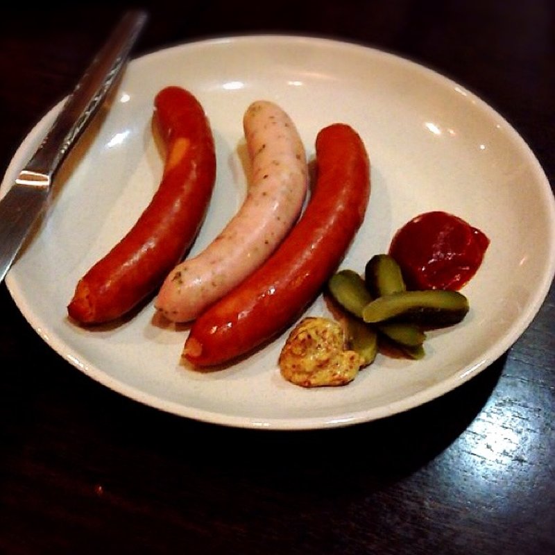 ソーセージ盛り合わせ(ピザハウスオリガノ)