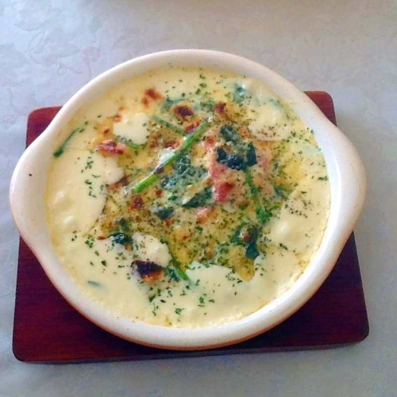 ベーコンとほうれん草のドリア(サリーのトマト )