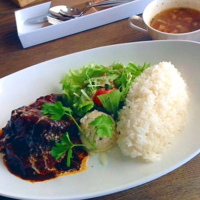 赤ワイン煮込み　ビーフカレー(ブンカフェー)