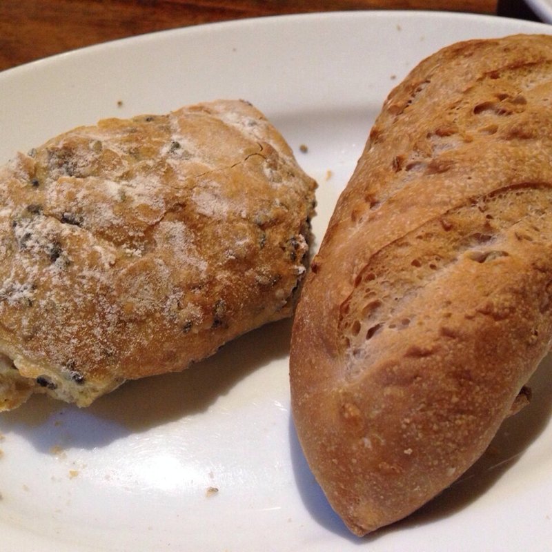 自家製パン(Trattoria Cacciucco)