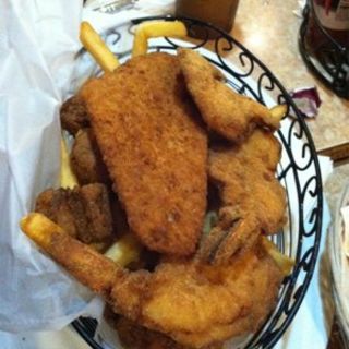 Fisherman's platter(Brownstone Diner )