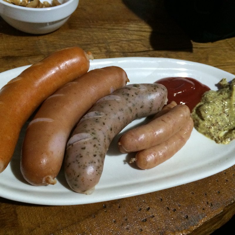 ソーセージ盛り合わせ(gohoubi)