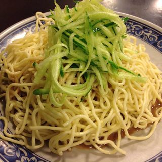 涼麺(キュウ伍牛肉麺)