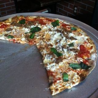 Pizza polpettina (meatballs)(Trattoria La Sorrentina)