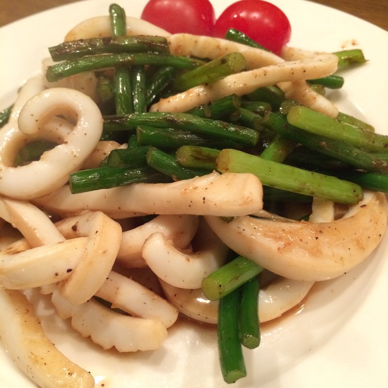 イカとニンニクの芽炒め(沙伽羅)