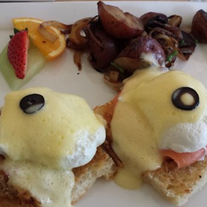 Bread pork cutlet(Tang　Contemporary Cafe)