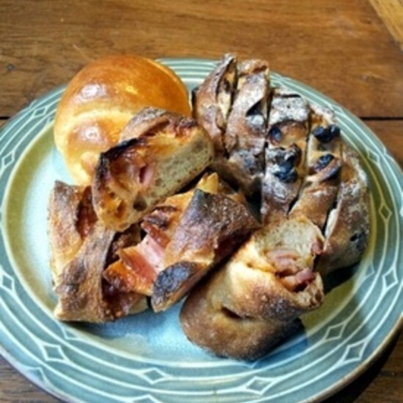 ベーコンエピ(Cafe Bibliotic Hello! （カフェ ビブリオティック ハロー！）)