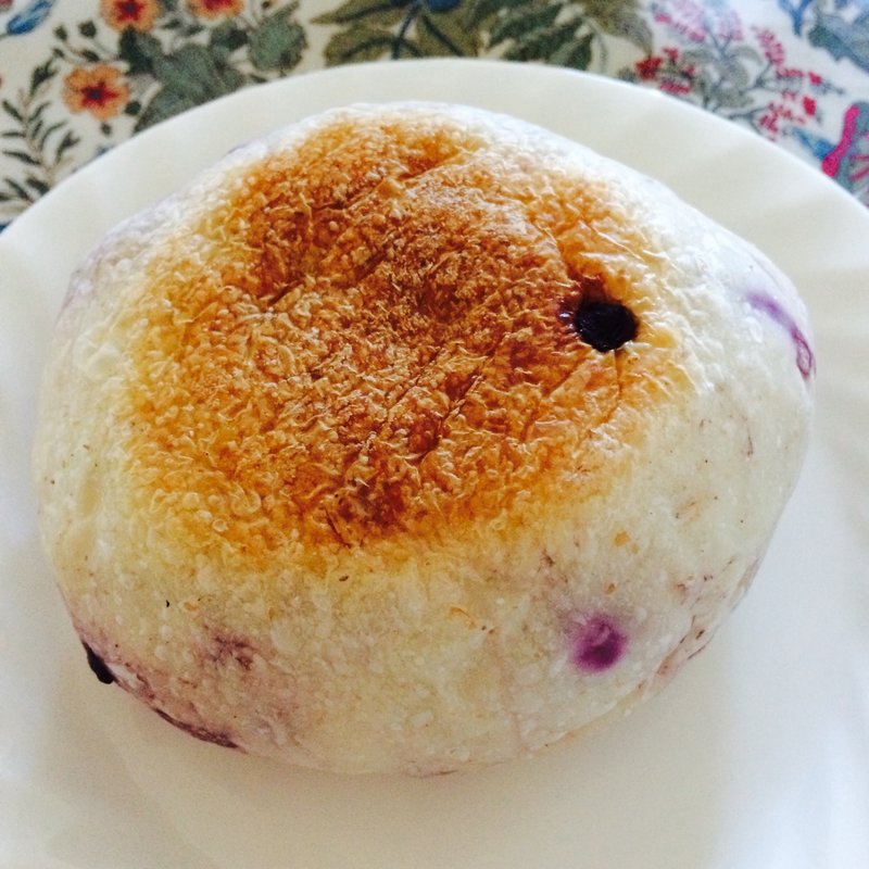 ブルーベリークリームチーズパン(レストラン 牧舎 )