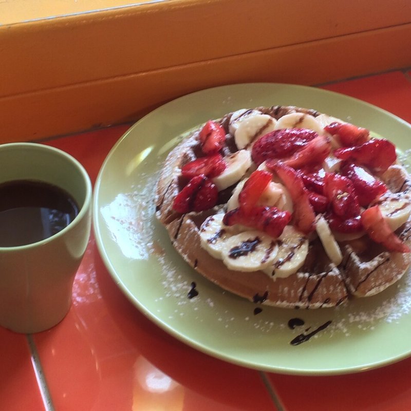 waffles strawberry banana(La Crepe 2Go)