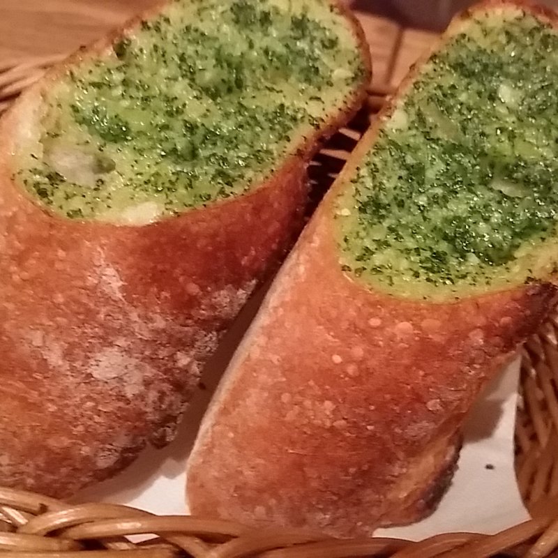 ガーリックトースト(肉バル デル・ソーレ 道頓堀店)