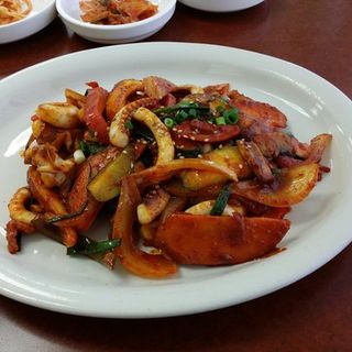 Fried spicy squid(Arirang Bar-B-Q)