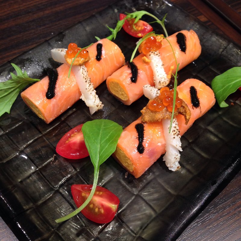 サーモンマリネとウニのムース(俺のフレンチ キラリトギンザ)