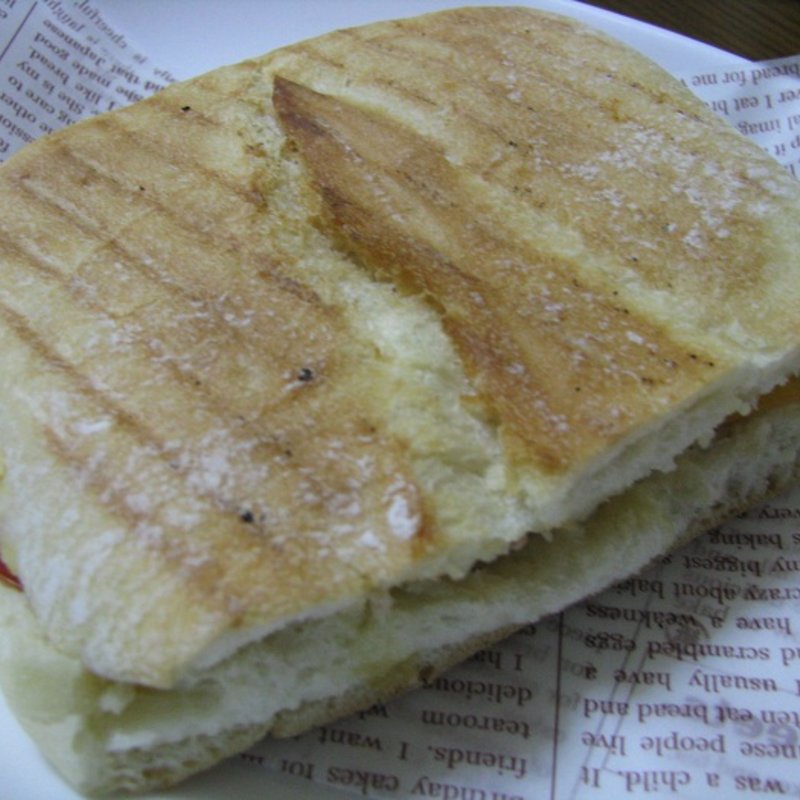 ホットサンド　生ハムとモッツェレラチーズ(インダストリー （INDUSTRY）)