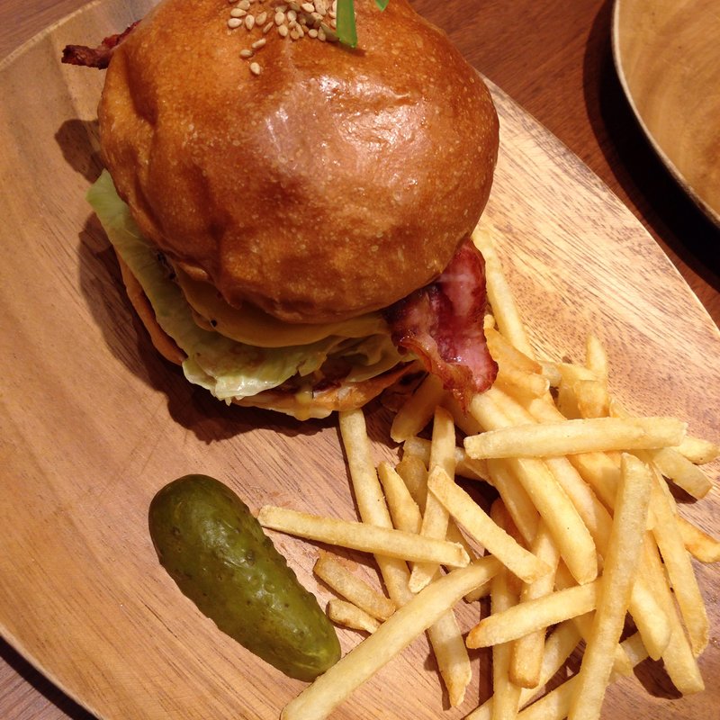 ベーコンチーズバーガー(Island Burgers )