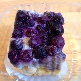 Blueberry bread pudding(Downtown Coffee)