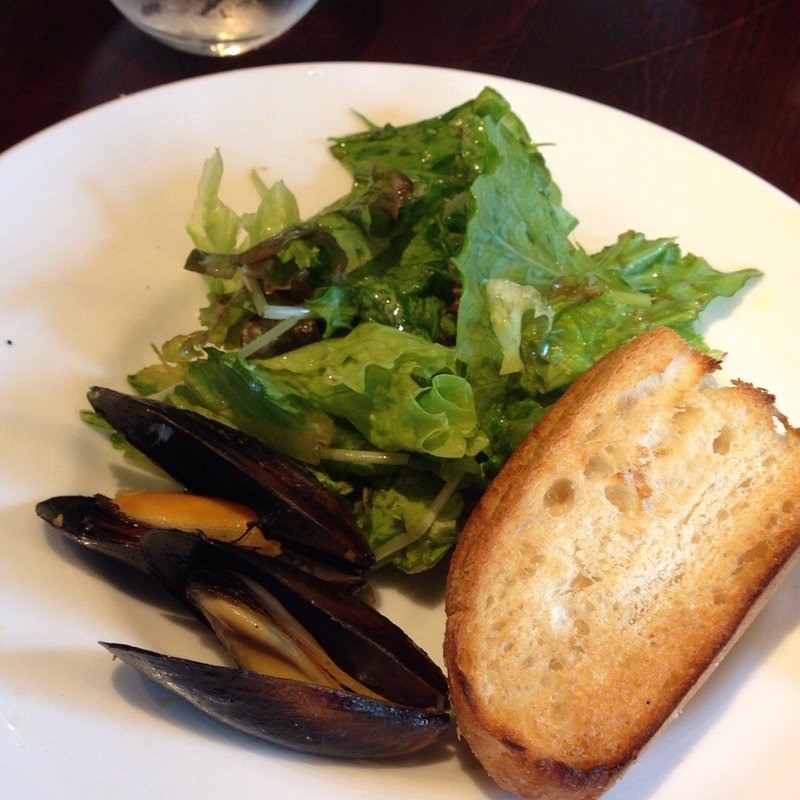 ムール貝とサラダ(ARIA （アリア）)