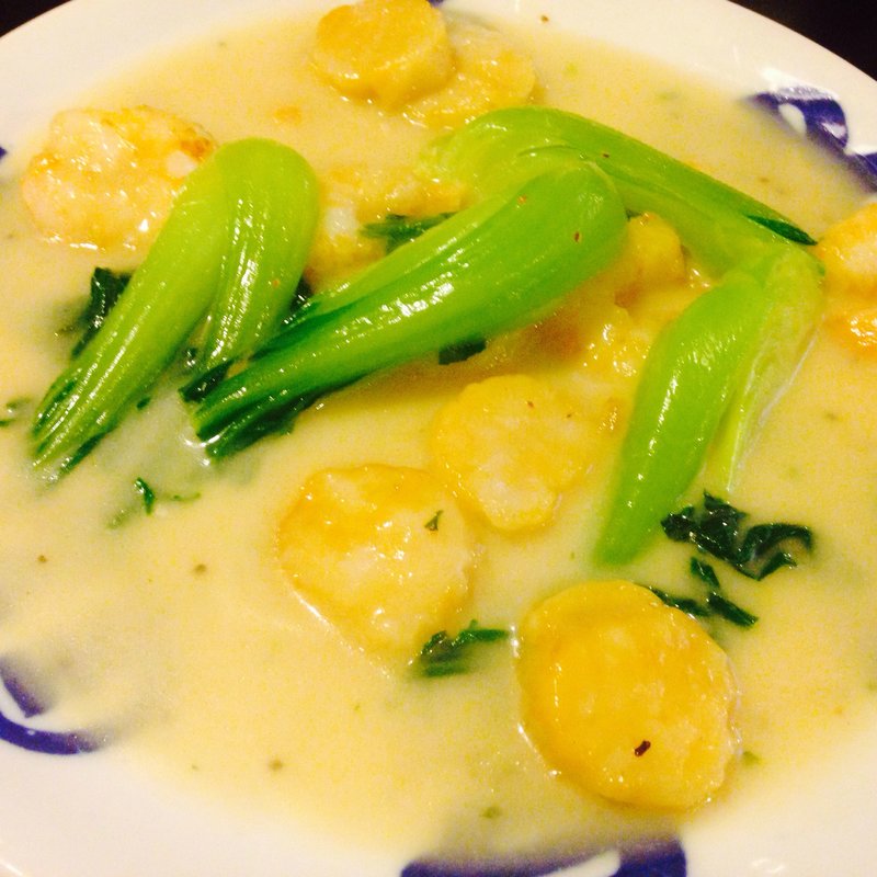 帆立、海老、チンゲン菜のクリーム煮(餃子菜館てんじく 西明石店)
