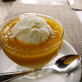 Creme de papaia com cassis e sorvete de creme(Mirante do Para?ba)
