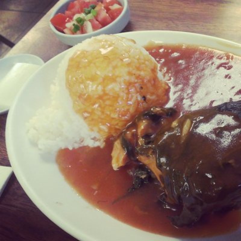 Lava rock plate(People’s Cafe)