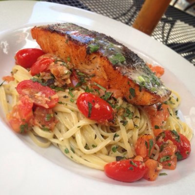 Garlic Butter Salmon Pasta(HASR Bistro)