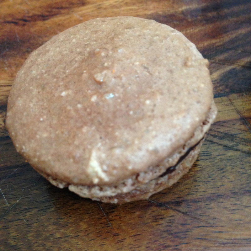 マカロン（チョコ）(Monsieur Spoon)