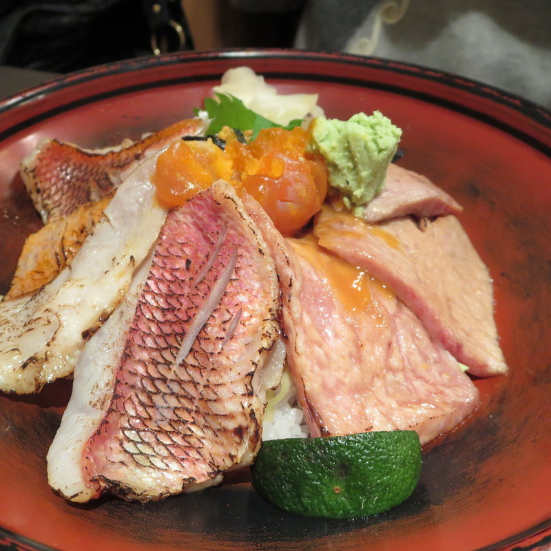 三種炙り丼(築地青空三代目 本店 （ツキジアオゾラサンダイメ）)