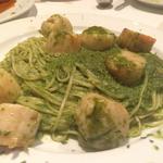 Linguini with pesto and scallops