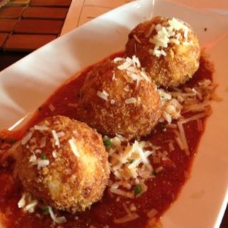 Mac & Cheese balls(Restaurant Epic)
