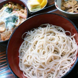 玉子丼セット(辰巳庵 （たつみあん）)