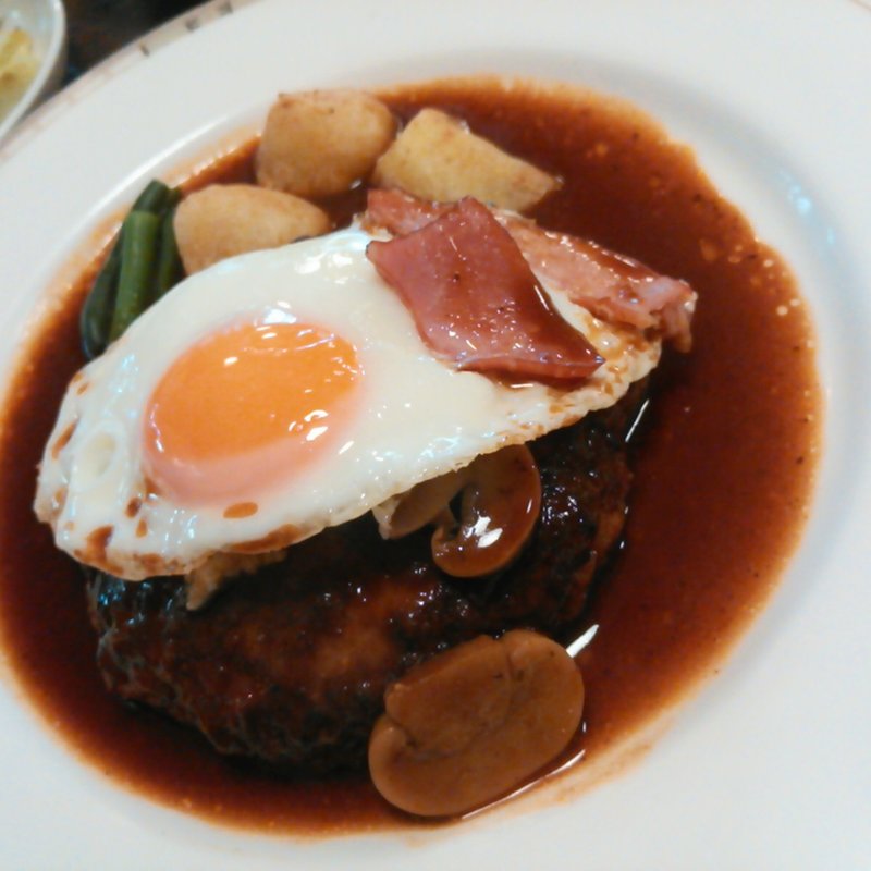 ハンバーグ＆ベーコンエッグBランチ(シャルドネ)