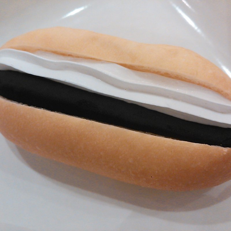 黒胡麻ホイップ(ブーランジェリー フルール)