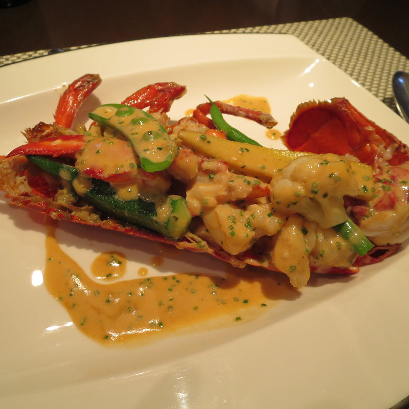 活伊勢海老(銀座 響ブッフ)