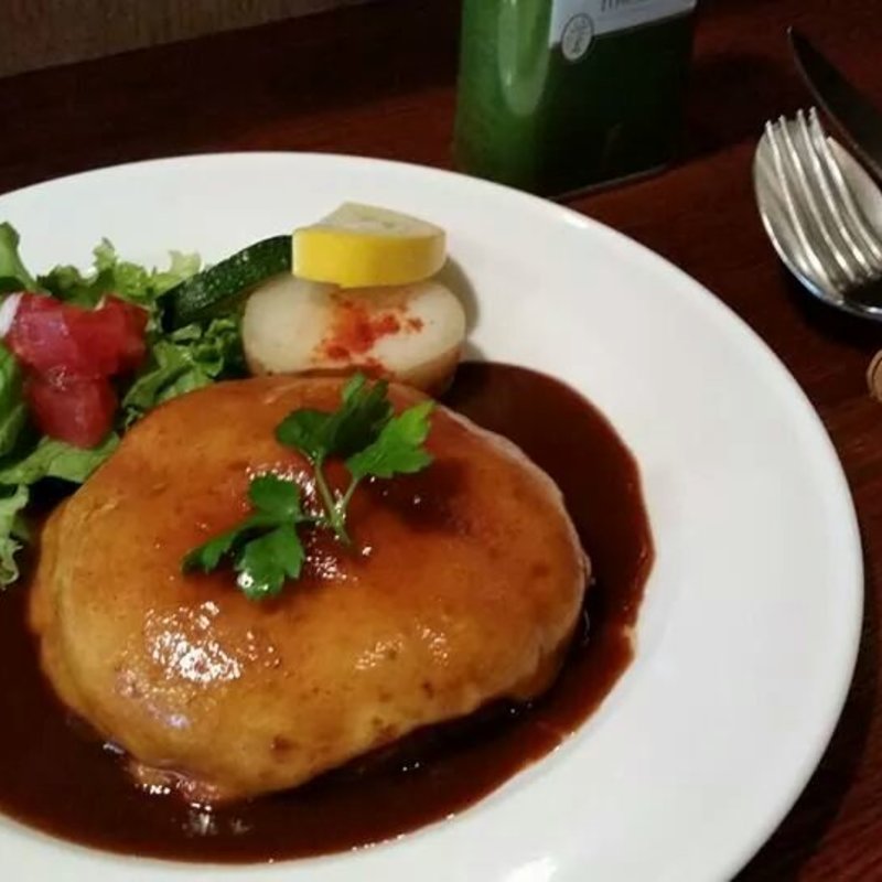 デミチーズハンバーグ(ビストロオチアイ)