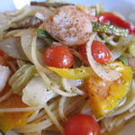 海老と色々野菜の菜園風ペペロンチーノ