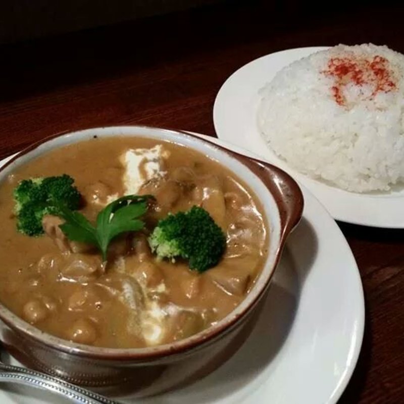 チキンとナスのクリーミーカレー(ビストロオチアイ)