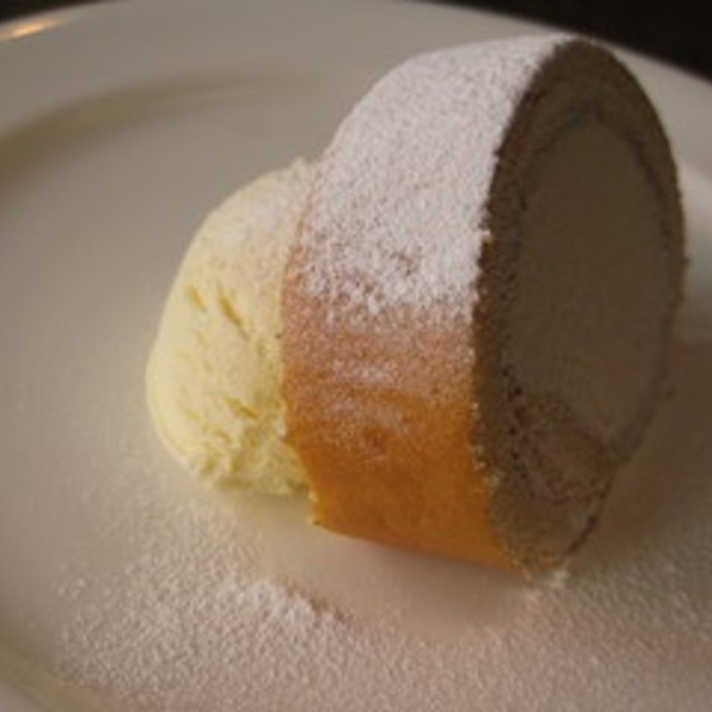 スフレロールケーキ(かもがわカフェ )