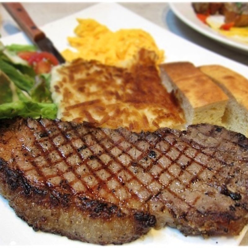 プライムリブステーキ(Cinnamon's Restaurant 横浜山下公園店)