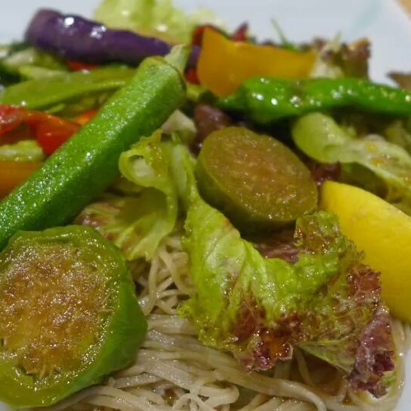 夏野菜たっぷりそば(悠日カフェ )