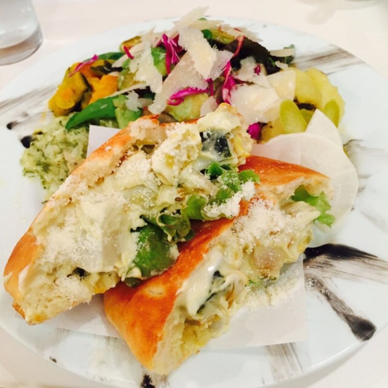 カボチャとかぶのアラブパンサンド(café 高麗屋)