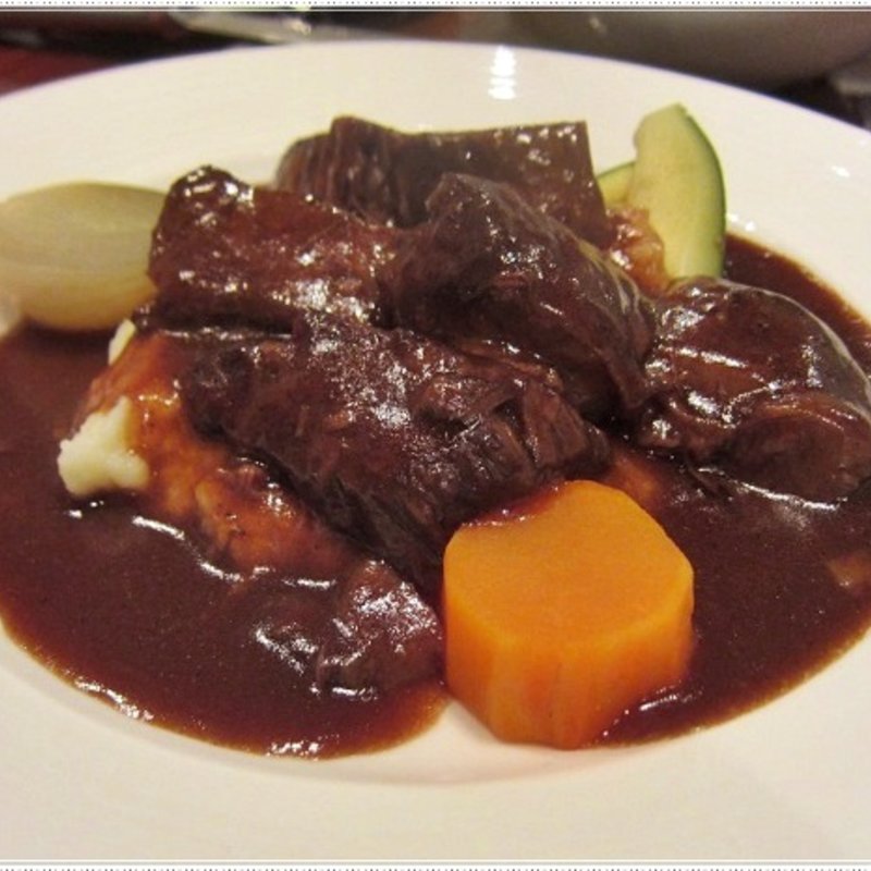 東京ビーフシチュー　(モン・トレゾール 東京 （mon tresor tokyo）)